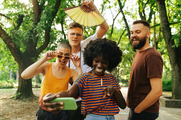 Quelle stratégie de marketing vidéo est la plus adaptée pour une entreprise de services d'entretien de piscines ?